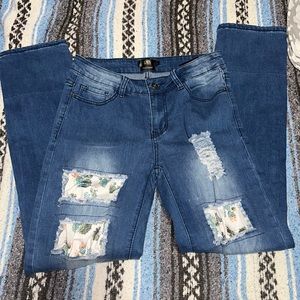Sz 6 Jeans w Patches (cactus/Texas)